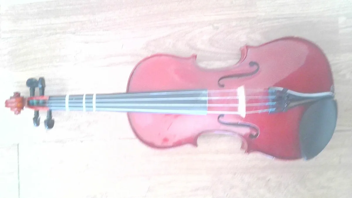3/4 sized student violin - Image 1