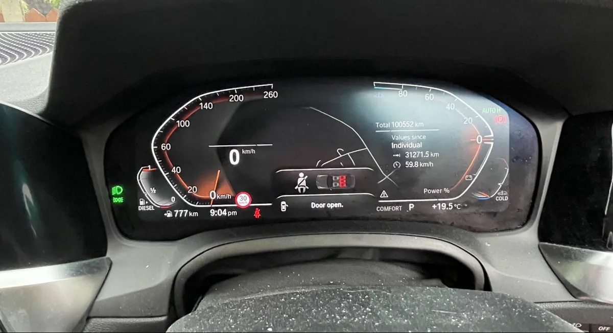 BMW 3-Series 2021 - Image 2