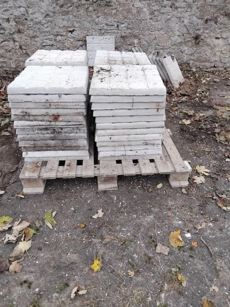 Patio slabs and old roof tiles - Image 1