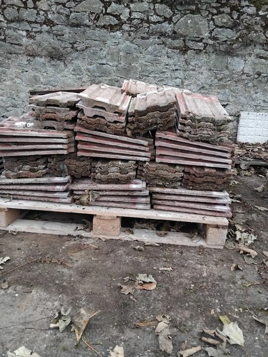 Patio slabs and old roof tiles - Image 3