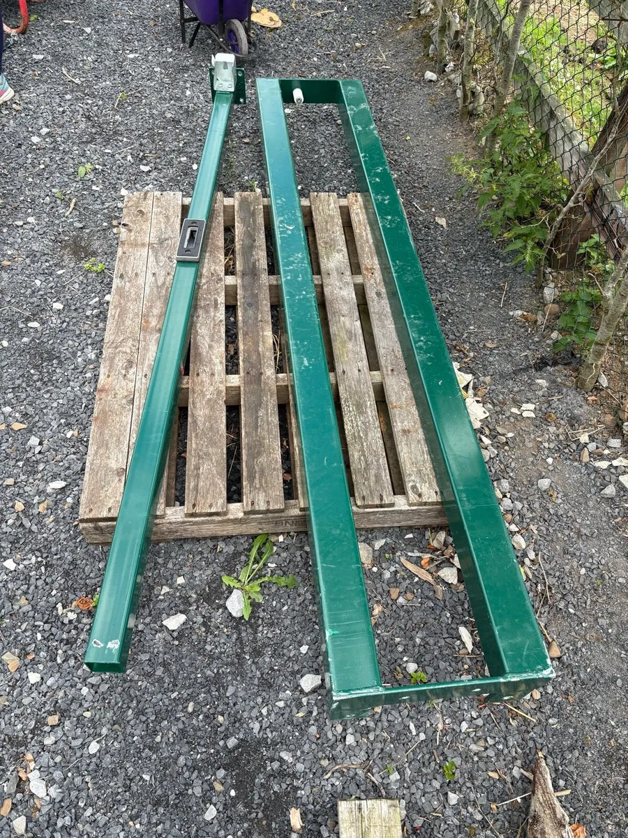 V mesh gate - Image 2