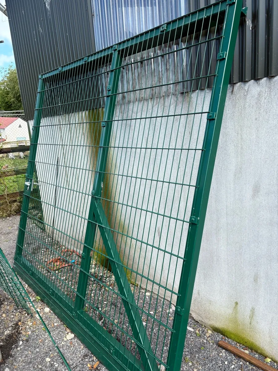 V mesh gate - Image 3