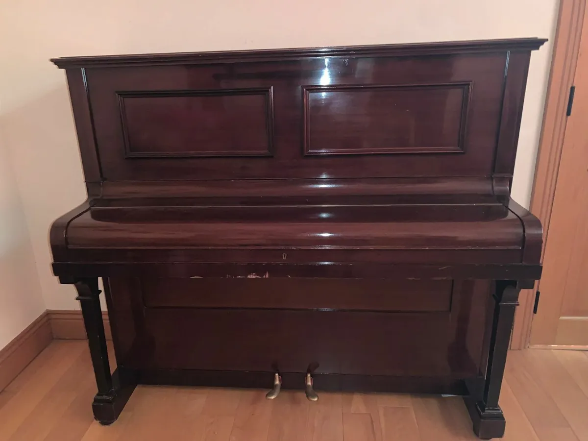 Piano - Image 1