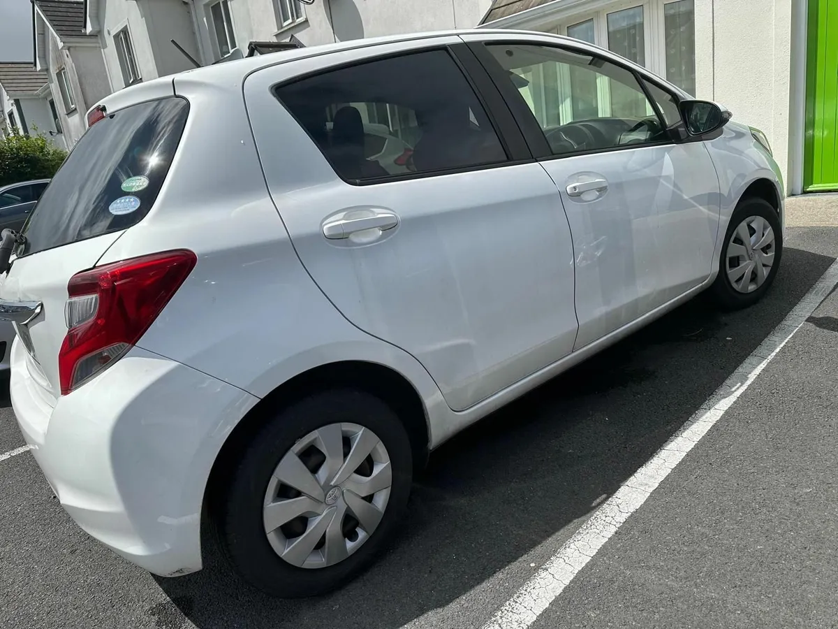 Toyota Vitz 2016 with warranty - Image 3