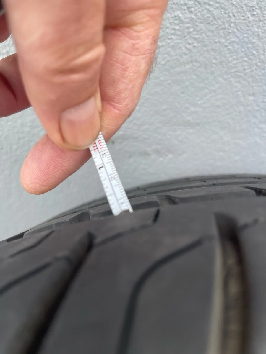 Mercedes Alloys and tires - Image 3