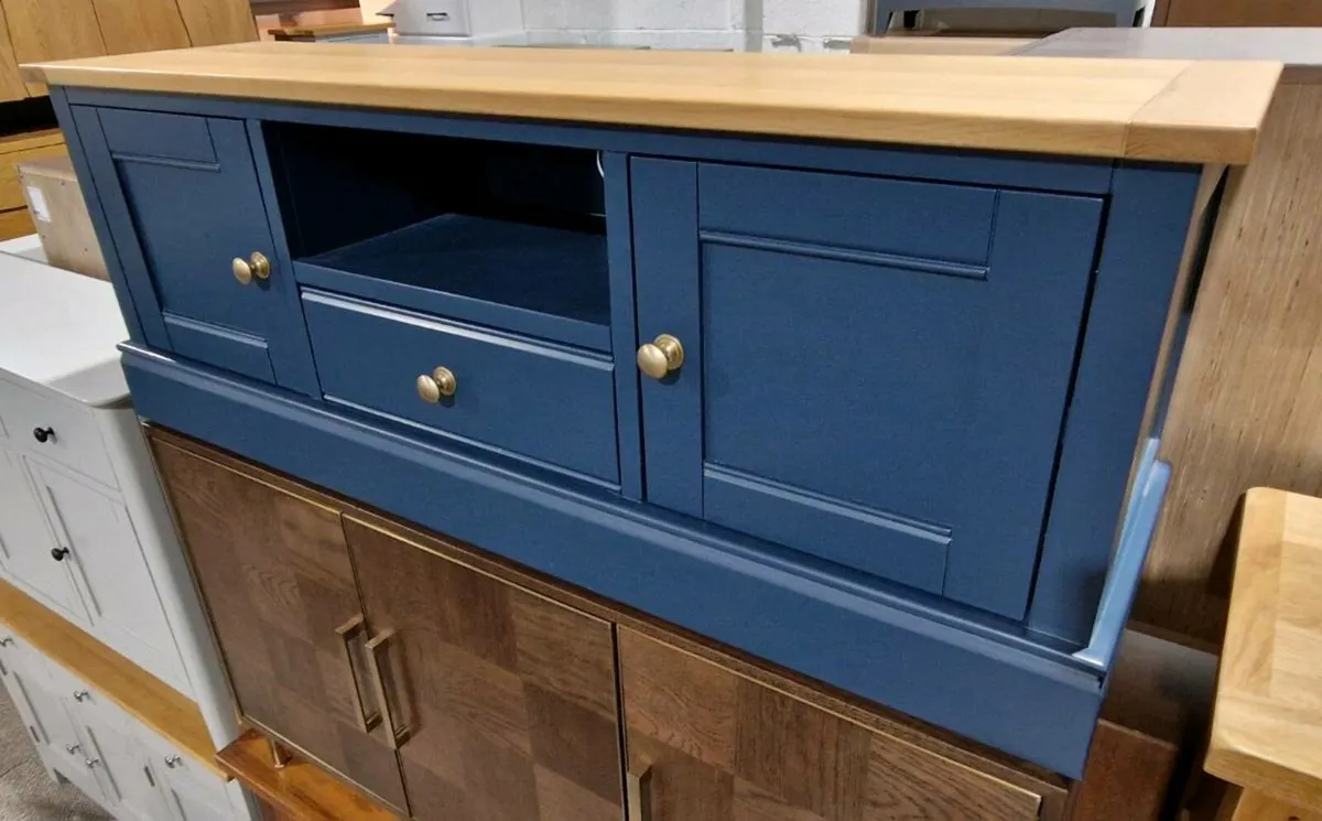 Chichester tv unit