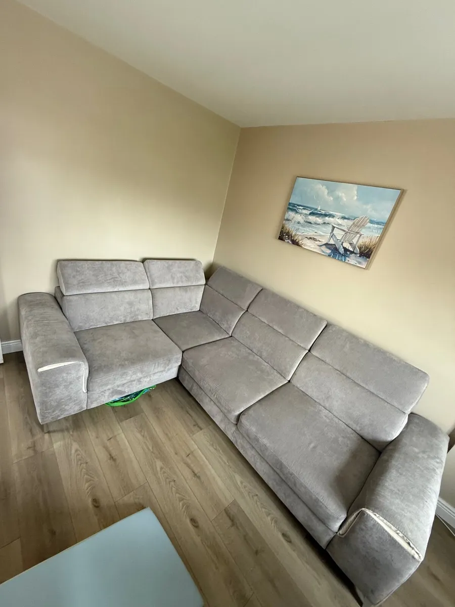 Recliner Couch - Image 4