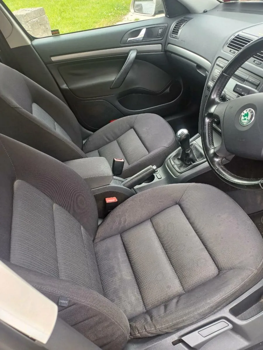 SKODA OCTAVIA NEW NCT VERY LOW KM - Image 4
