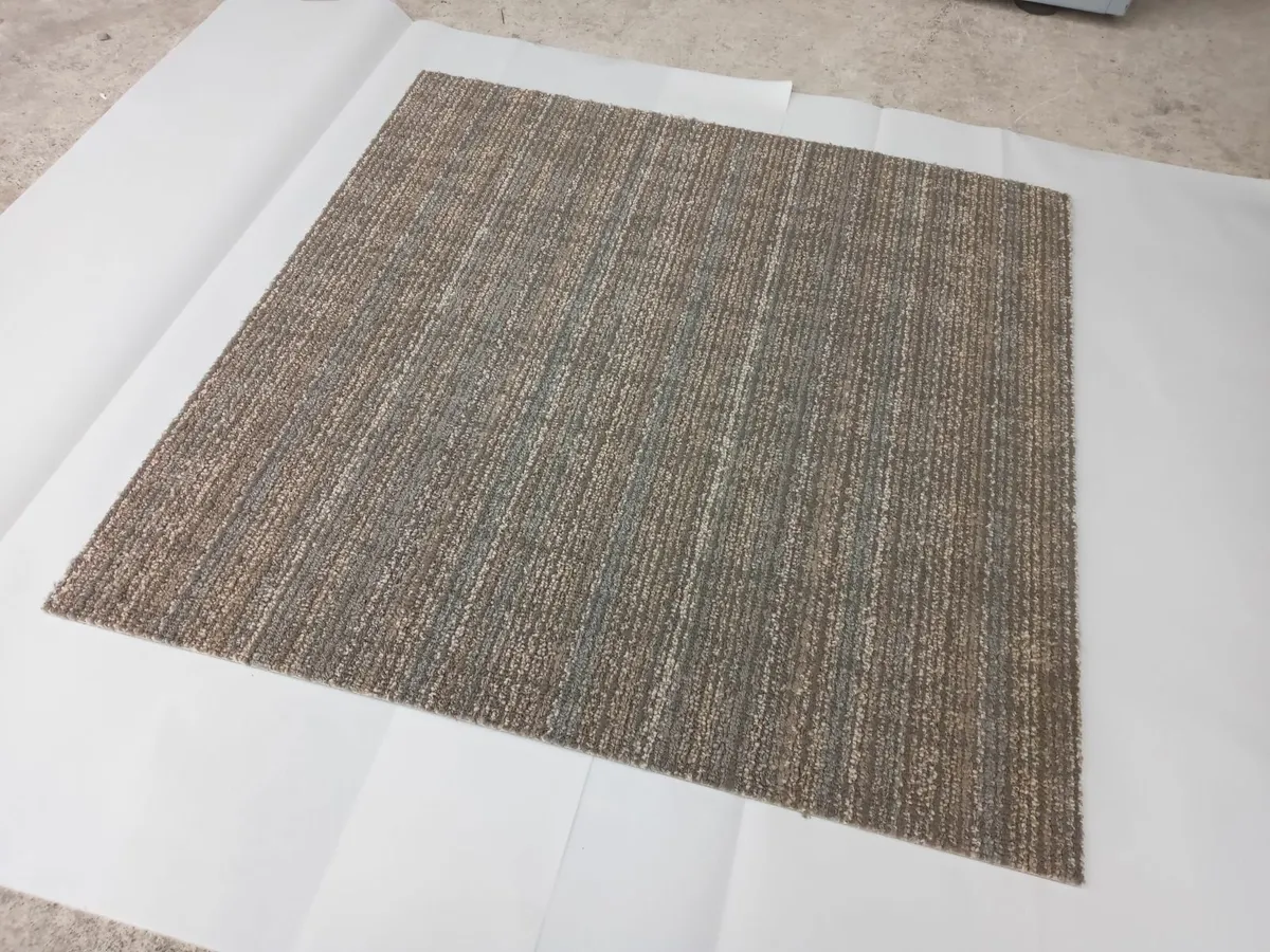 Delivery - 450 Large Carpet Tiles 1800Sq Ft - Image 4