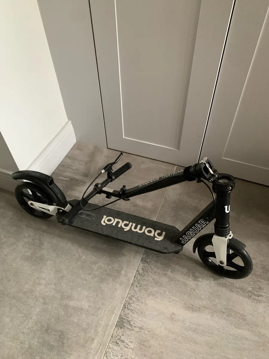 Adult / teenager scooter Longway Jaguar (new) - Image 1