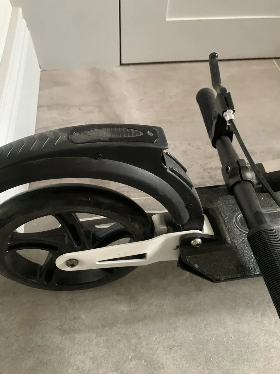 Adult / teenager scooter Longway Jaguar (new) - Image 2