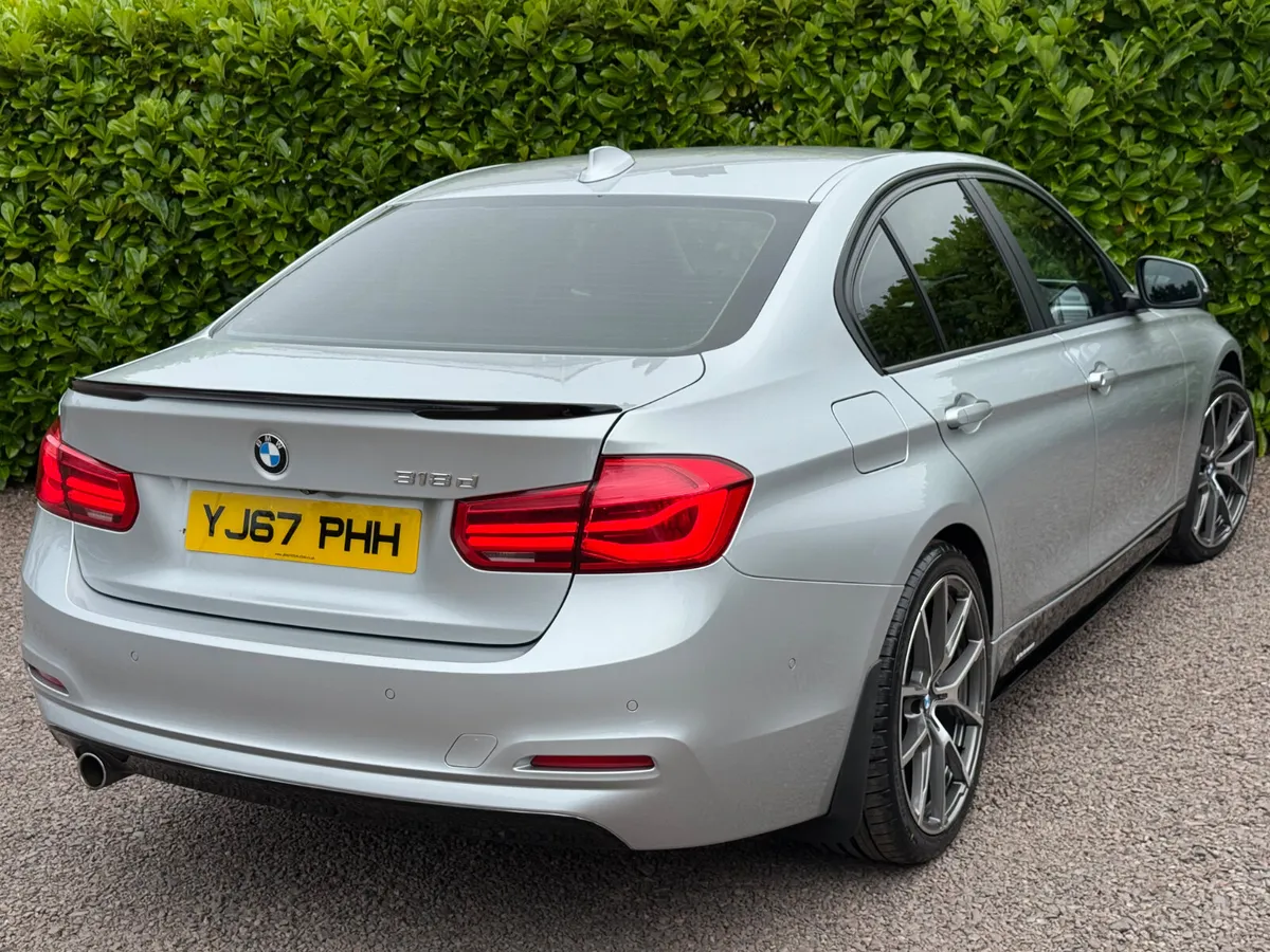 BMW 3-Series 2018 **Low miles** - Image 4