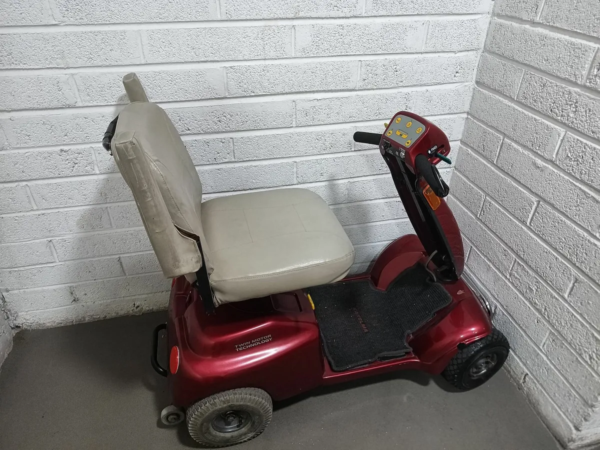 Karelma Quattro Mobility scooter - Image 2