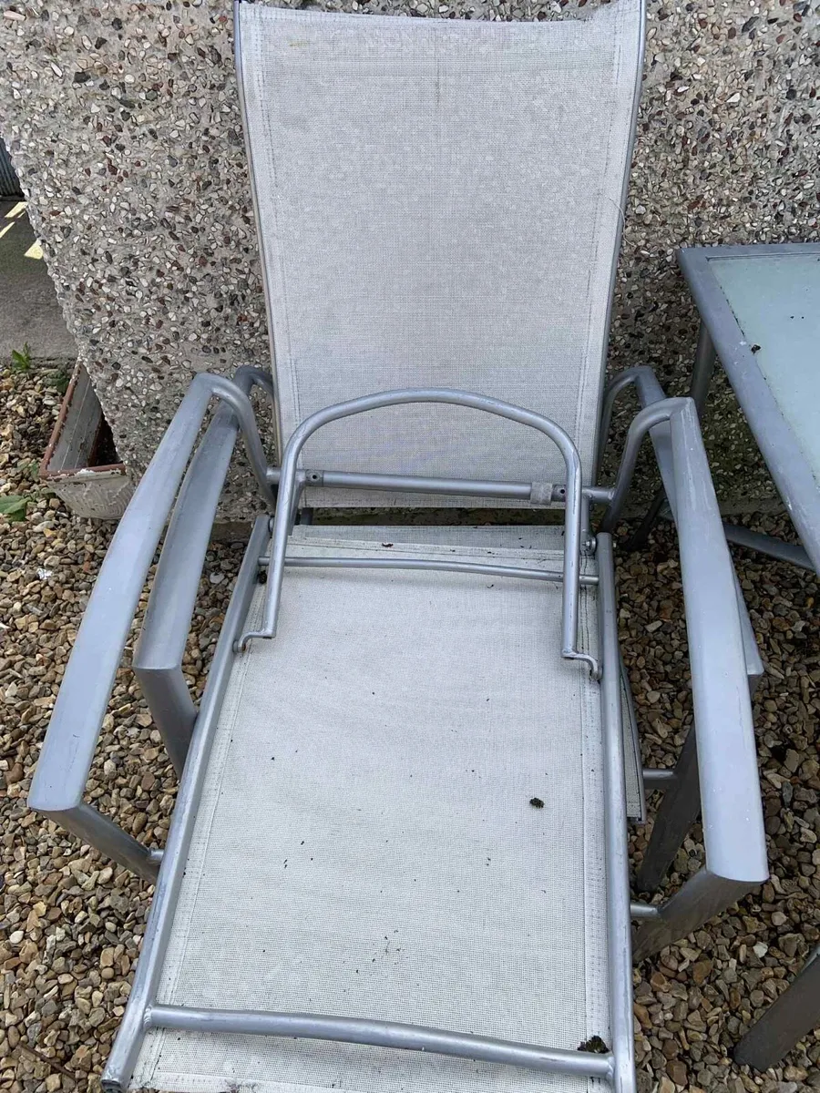 Garden Table and chairs - Image 1