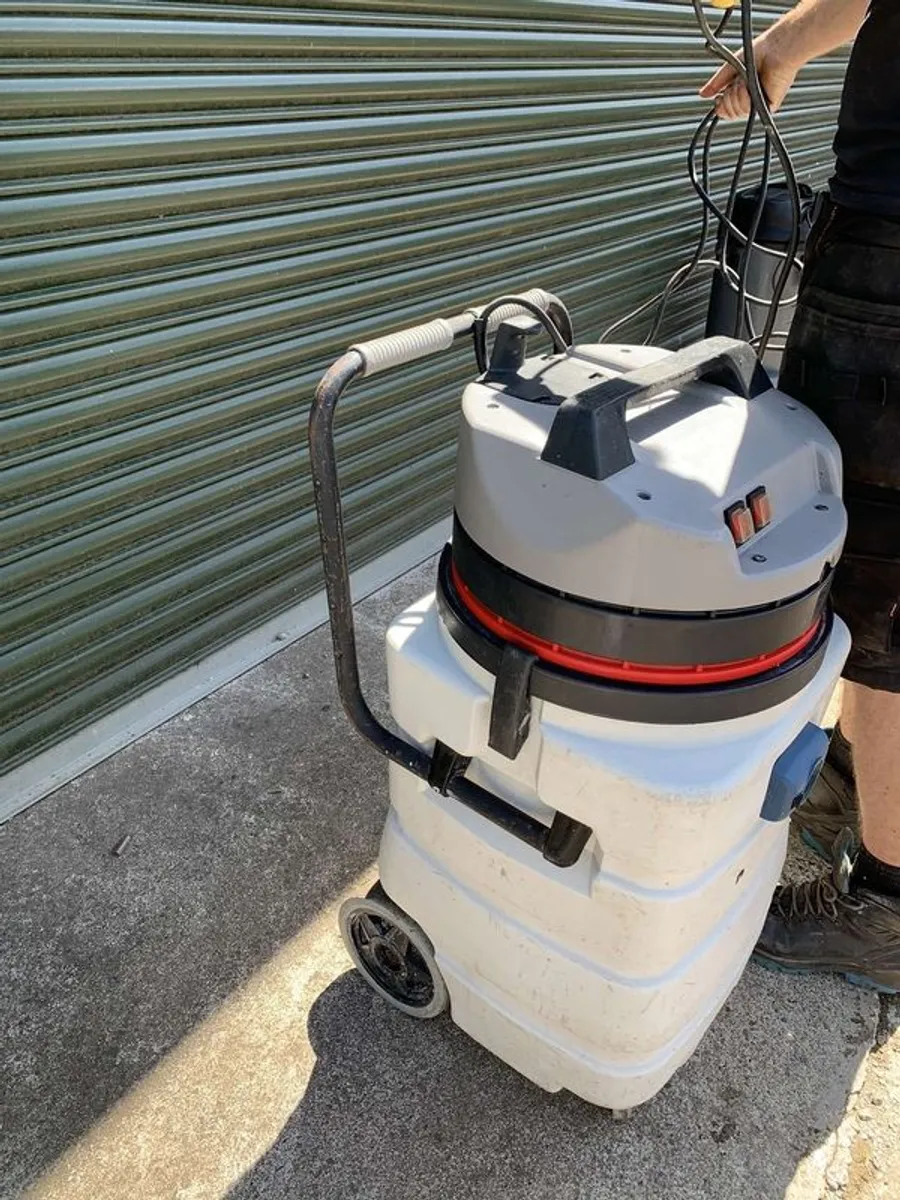 110v industrial vacumn - Image 2