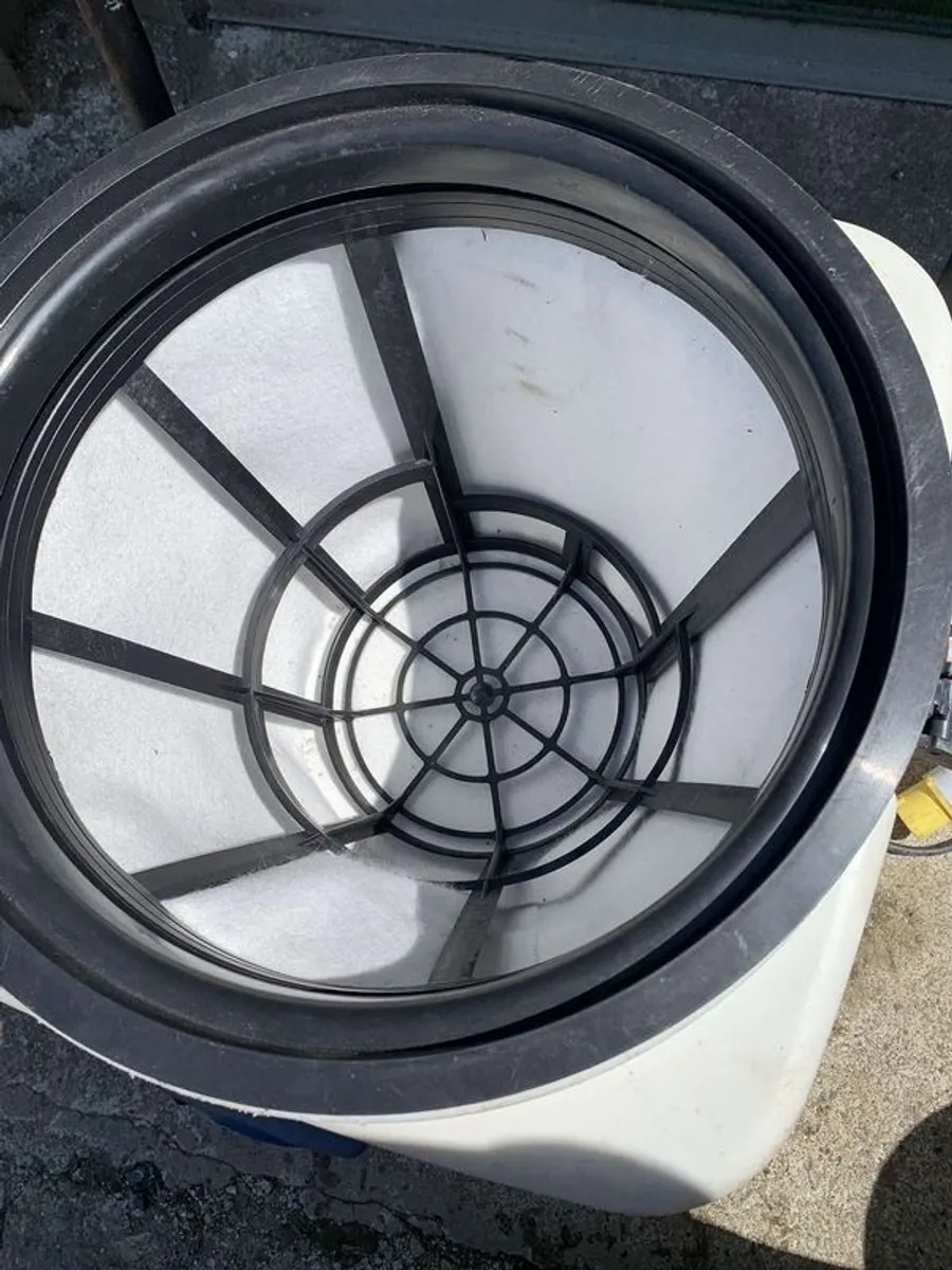 110v industrial vacumn - Image 4