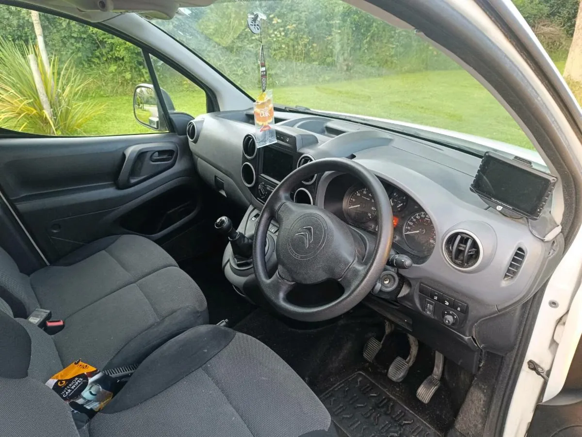 Van - Image 3