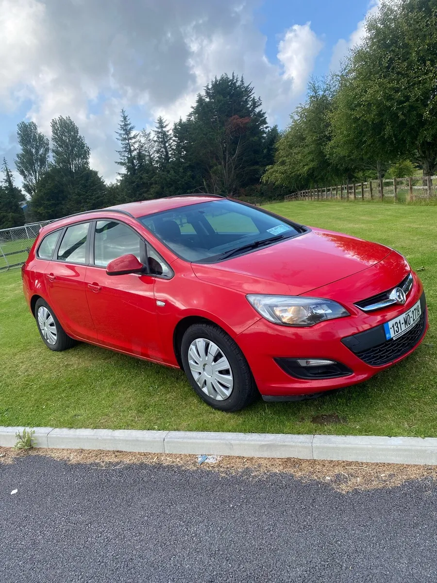 Vauxhall Astra 2013 - Image 1