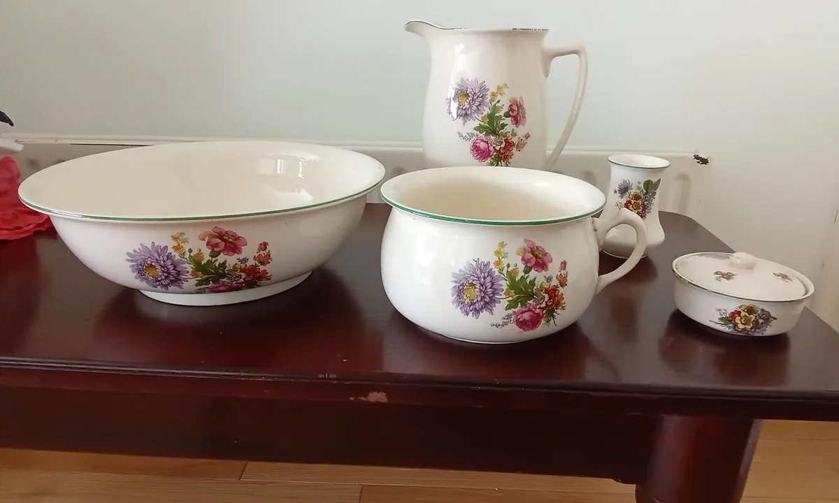 Victorian wash stand set of 5 pieces - Image 1