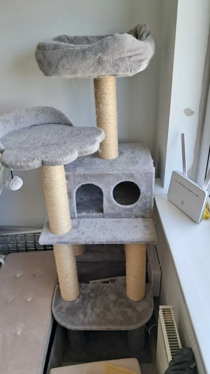 Cat tree