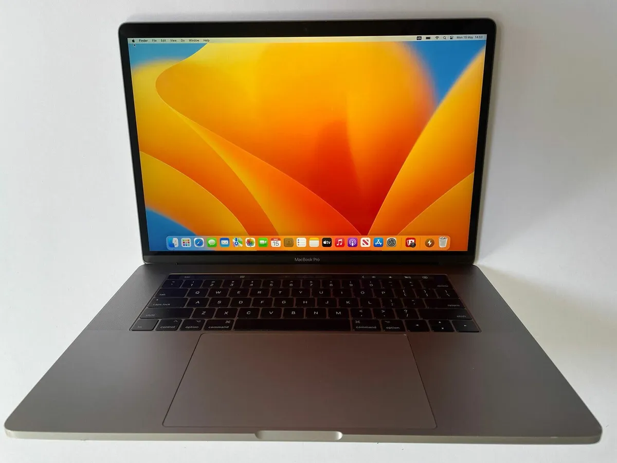 Apple 15" Macbook Pro i7 16GB RAM 2TB SSD A1707 - Image 3
