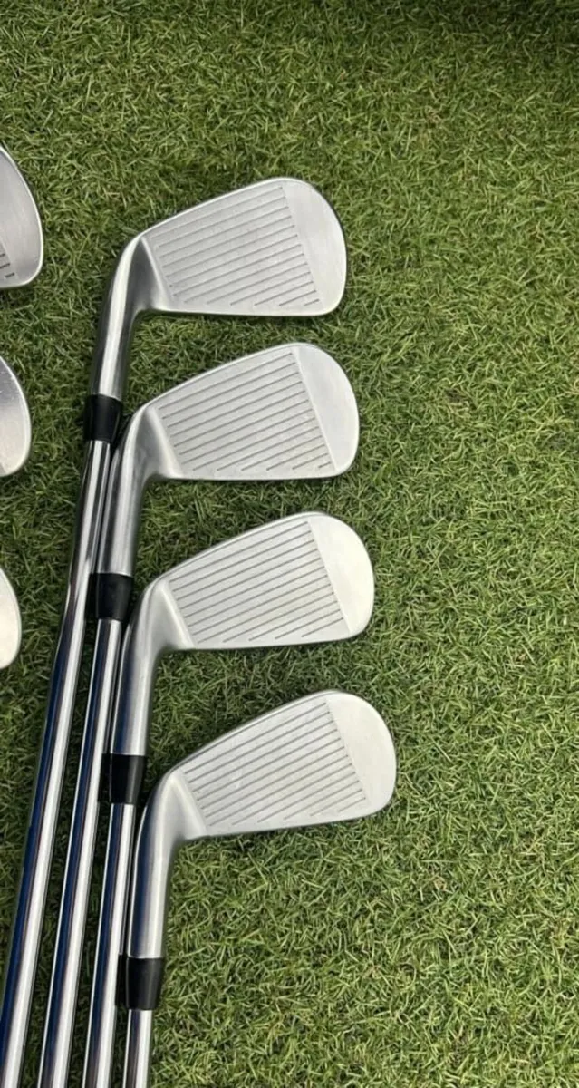 TITLEIST T100 2023 IRONS / 4-PW /  X-STIFF - Image 4