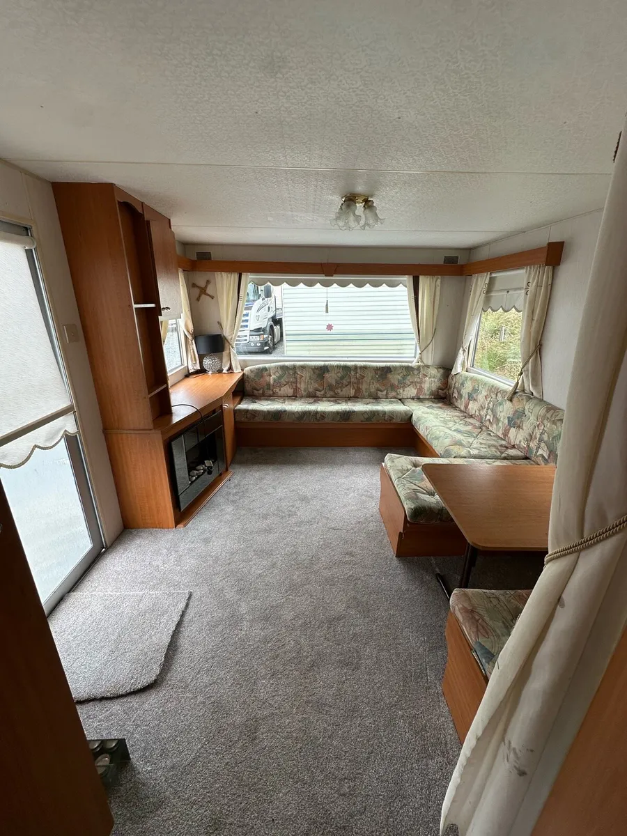 34 x 10 Mobile Home with 3 Bedrooms - Image 2