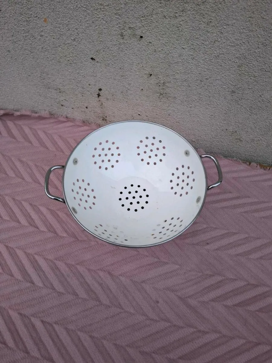 Enamel vintage strainer possible to post - Image 2