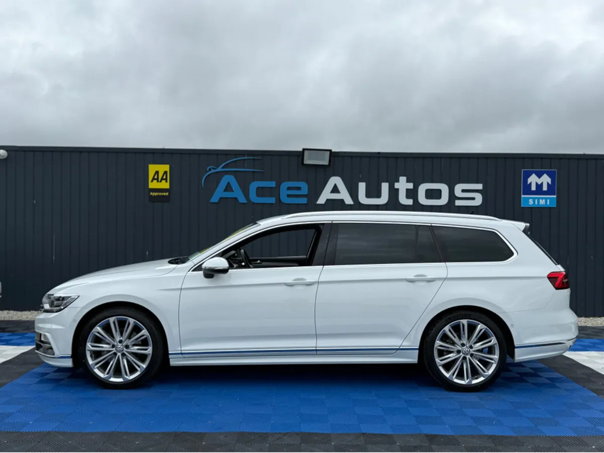 Volkswagen Passat ** DEPOSIT TAKEN ** R-LINE - 2.0 - Image 4