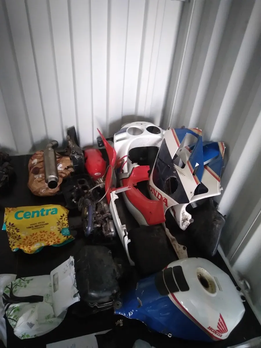 Honda CBR 250R MC19 PROJECT - Image 2