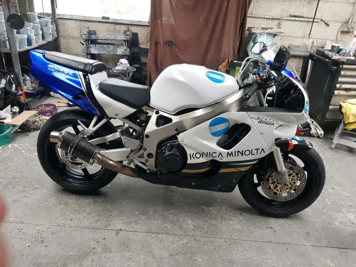 CBR900RR FIREBLADE - Image 1