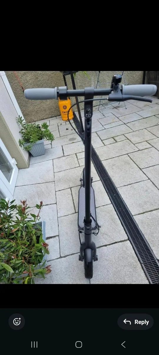 Ninebot F20 Electric scooter - Image 3