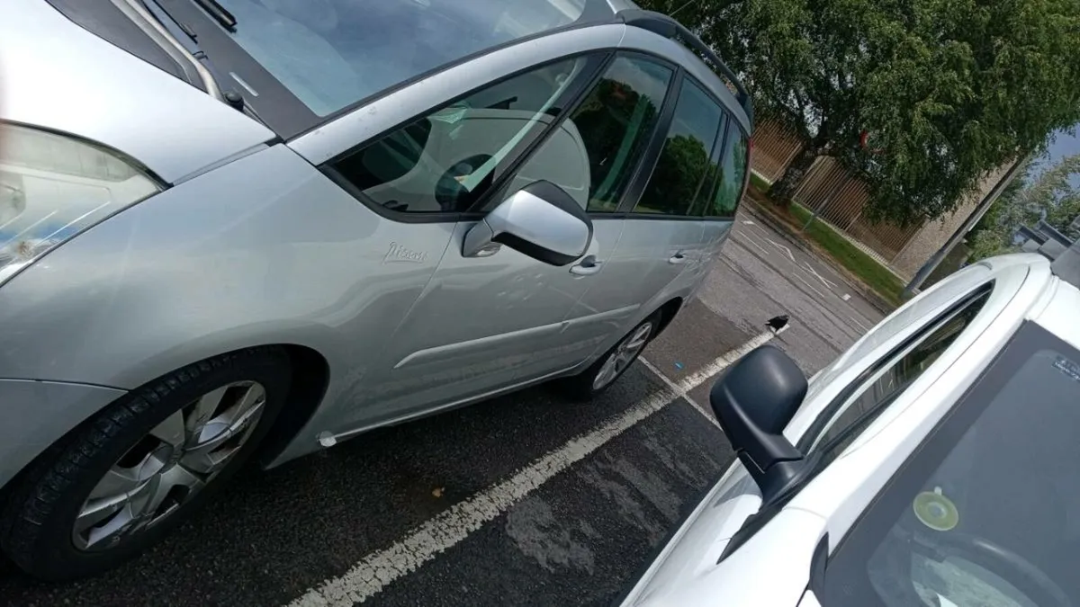 Car - Image 1