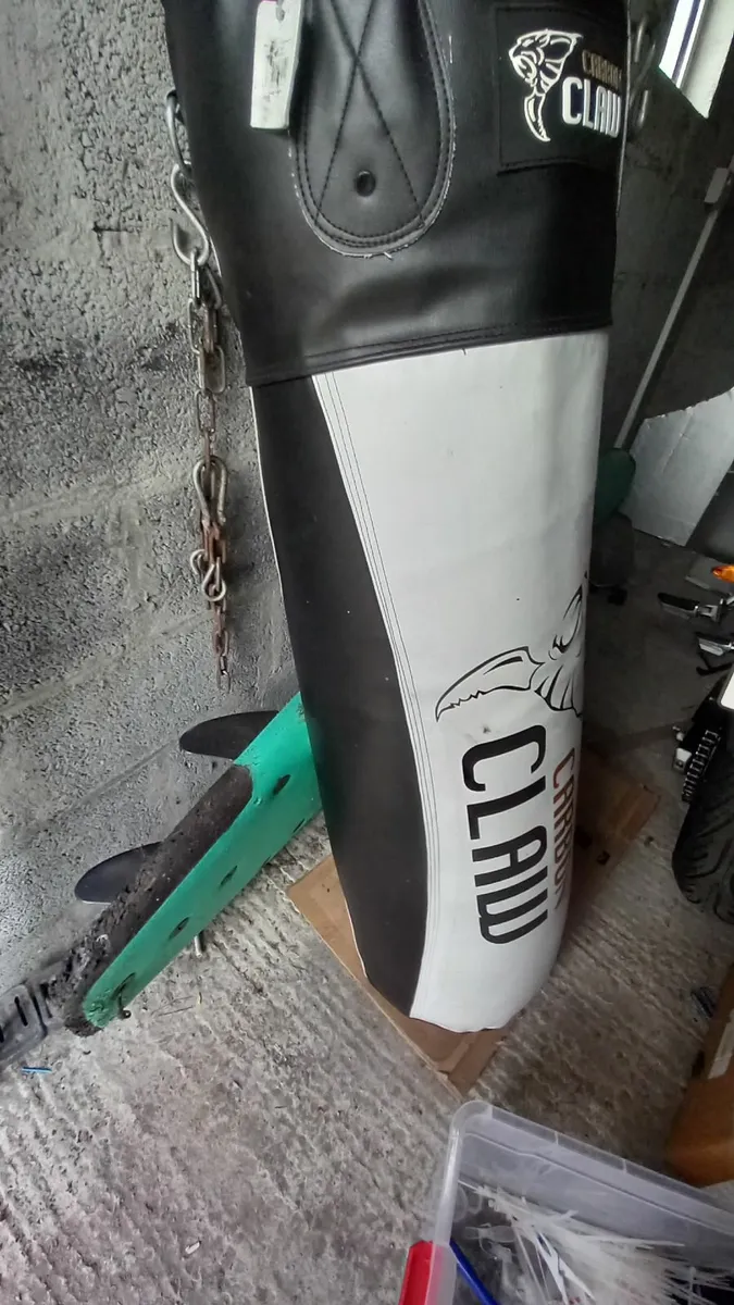 Boxing equipment - Image 1