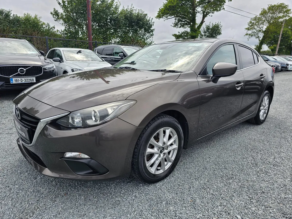 162 MAZDA 3 low kms - Image 4