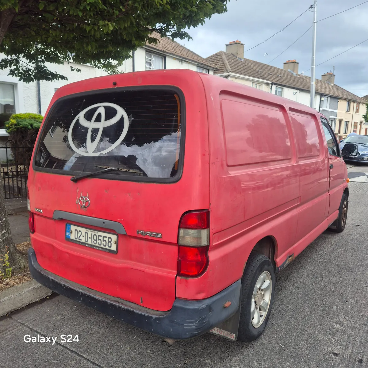Toyota HiAce 2002 doed and taxed - Image 3