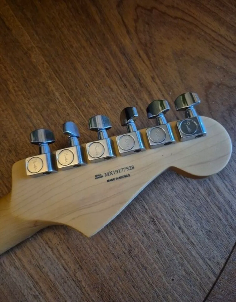 Left Handed Fender Player Strat - Tidepool Blue - Image 4