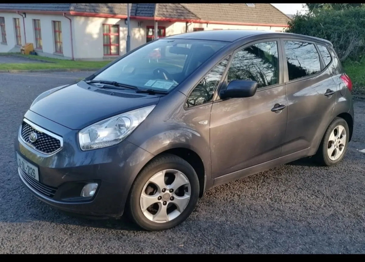 KIA VENGA - Image 1