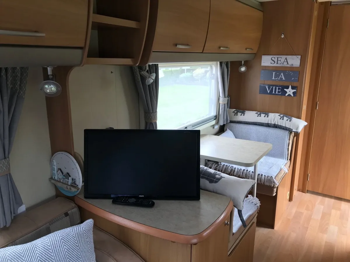 Caravan - Image 1