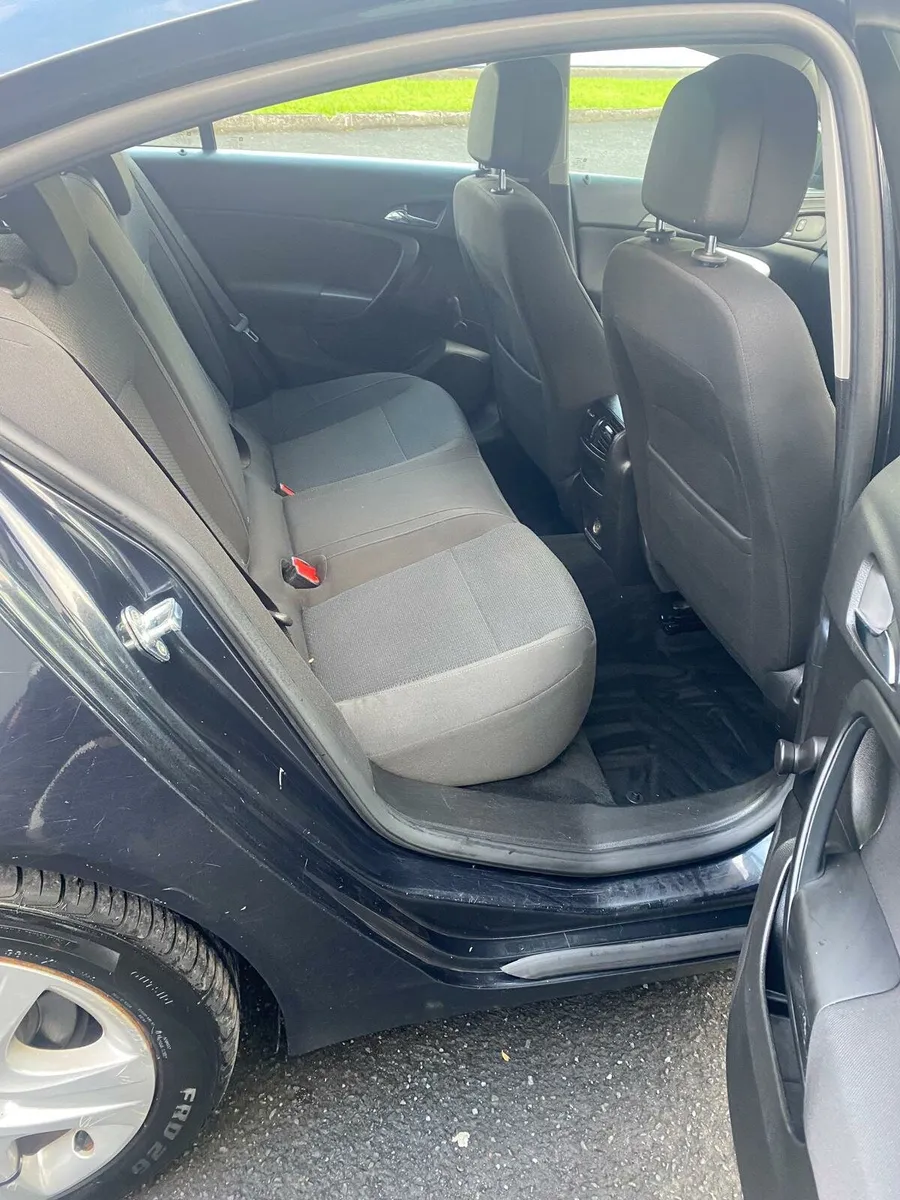 '14 Insignia tdi, NCT 5/26, tax 2/26 - Image 2