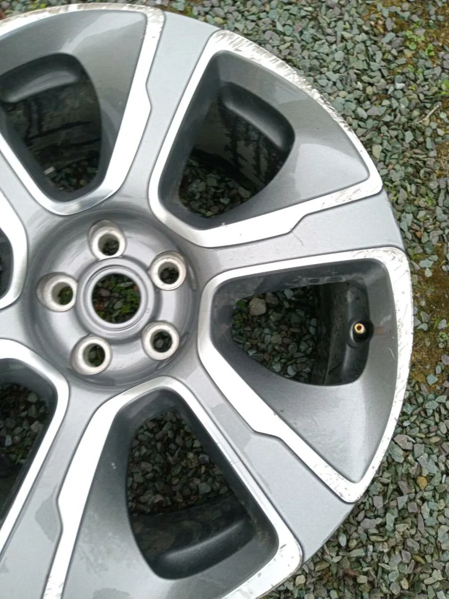 Land rover discovery/range rover 21inch alloy whee - Image 4