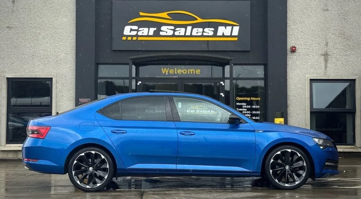 Skoda Superb 2.0 TDI Sportline Plus Hatchback 5dr - Image 3