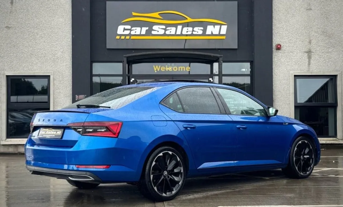 Skoda Superb 2.0 TDI Sportline Plus Hatchback 5dr - Image 4