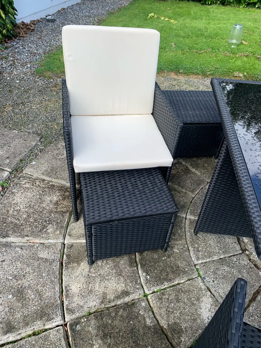 Rattan Cune set - Image 3