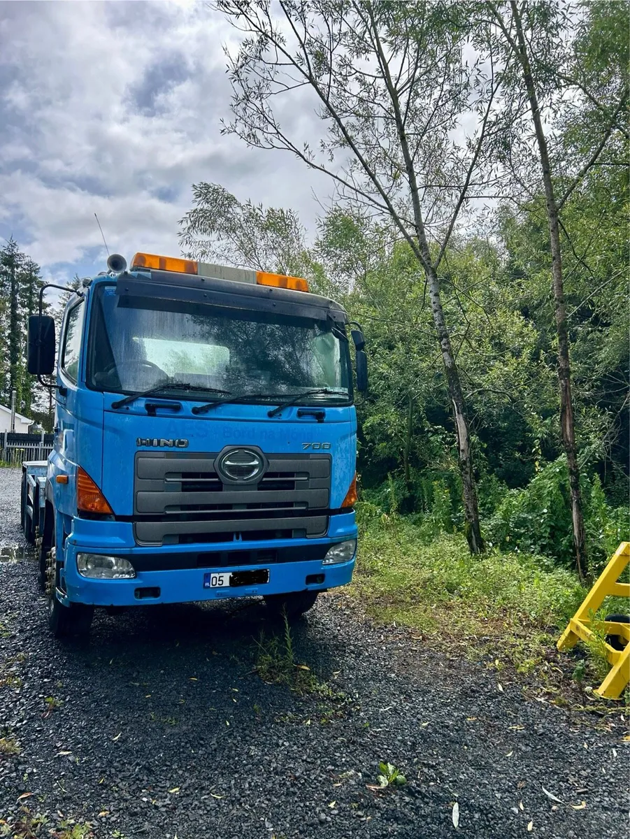 Hino hook - Image 1