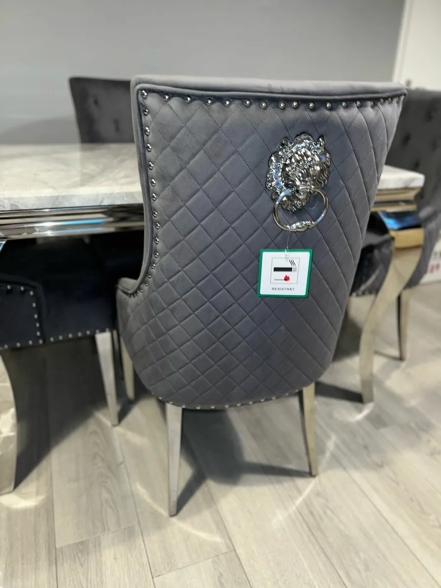 Premium marble dining set on sale
Marble top dinin - Image 3