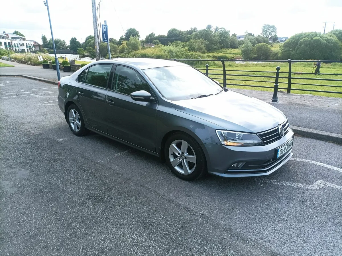 Volkswagen Jetta 2015 - Image 2