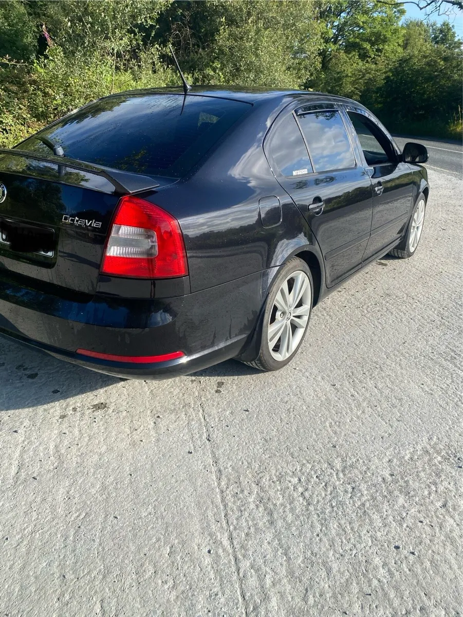 Car - Image 3