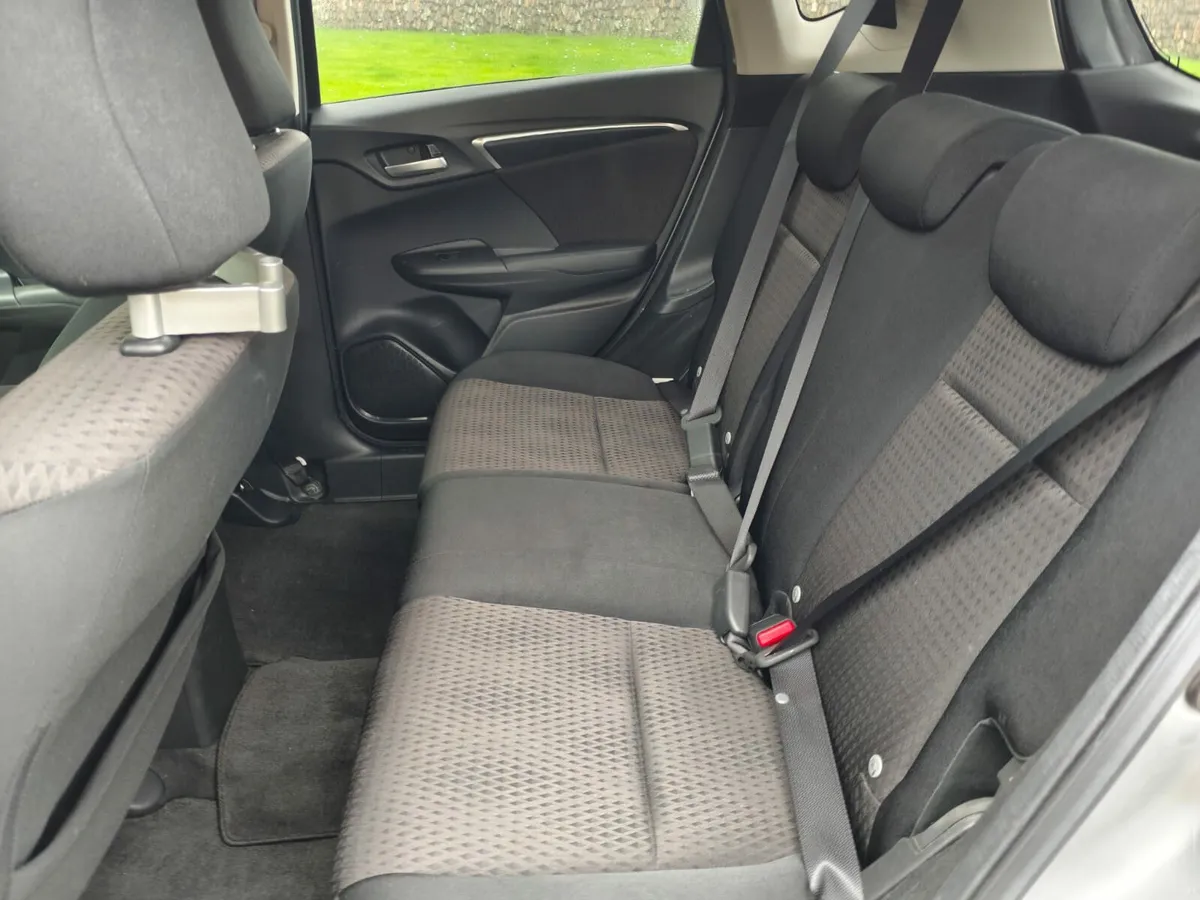 HONDA FIT AUTO HYBRID - Image 3