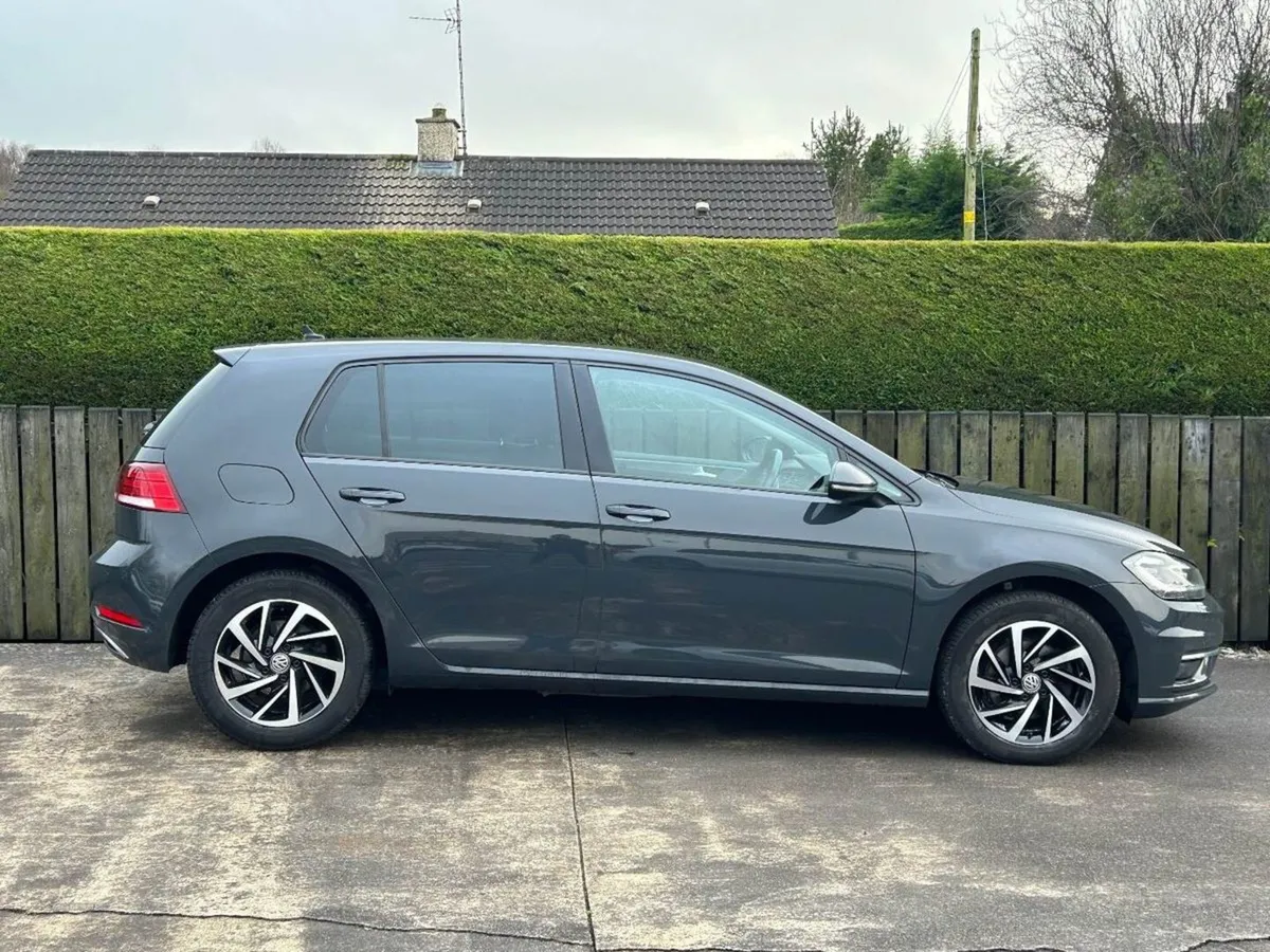 Volkswagen Golf Diesel Hatchback - Image 3